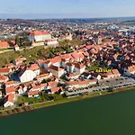 Bed & Breakfast Silak 3*