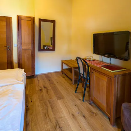 Alojamento de Acomodação e Pequeno-almoço Silak 3*