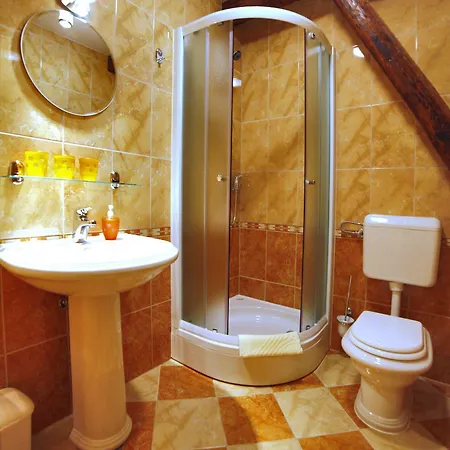 Bed & Breakfast Silak 3*