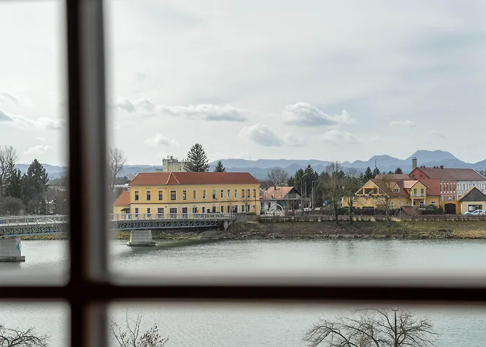 Bed and Breakfast Silak 3*