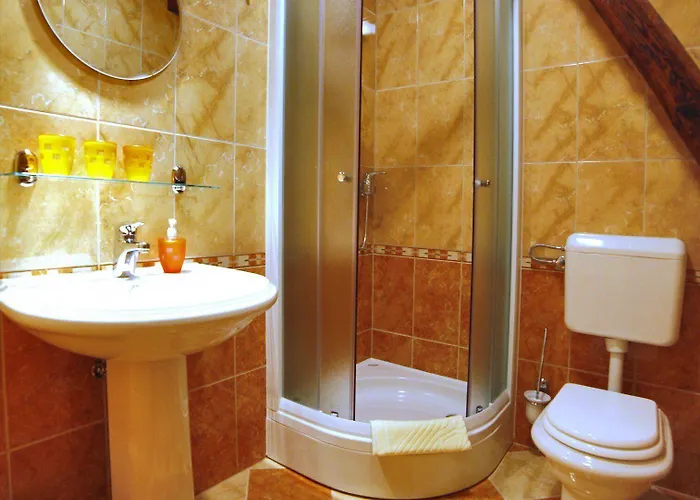 Bed & Breakfast Silak 3*