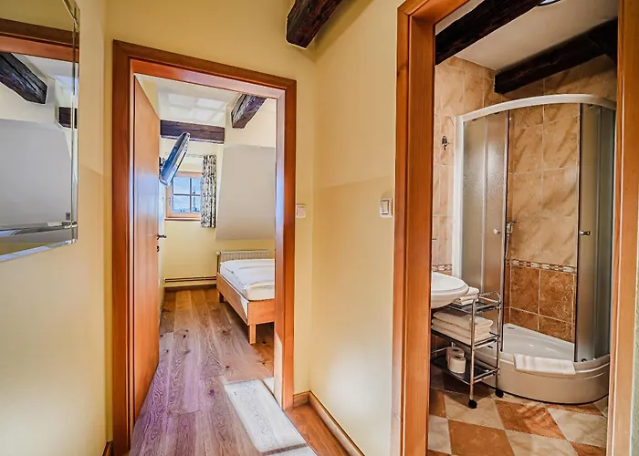 Bed and Breakfast Silak 3*